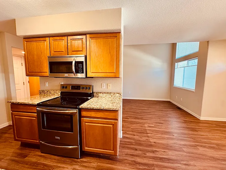 654 Ridgeview Dr — Photo 8
