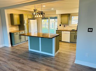 18 Tinder Rd, Levittown, PA 19056