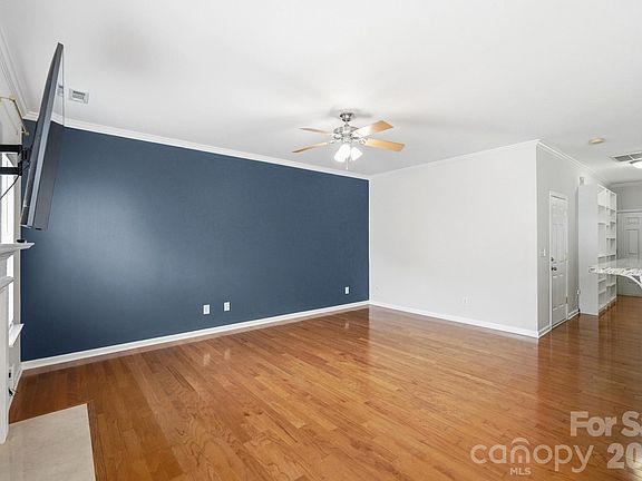 5th image of 13838 Singleleaf Ln