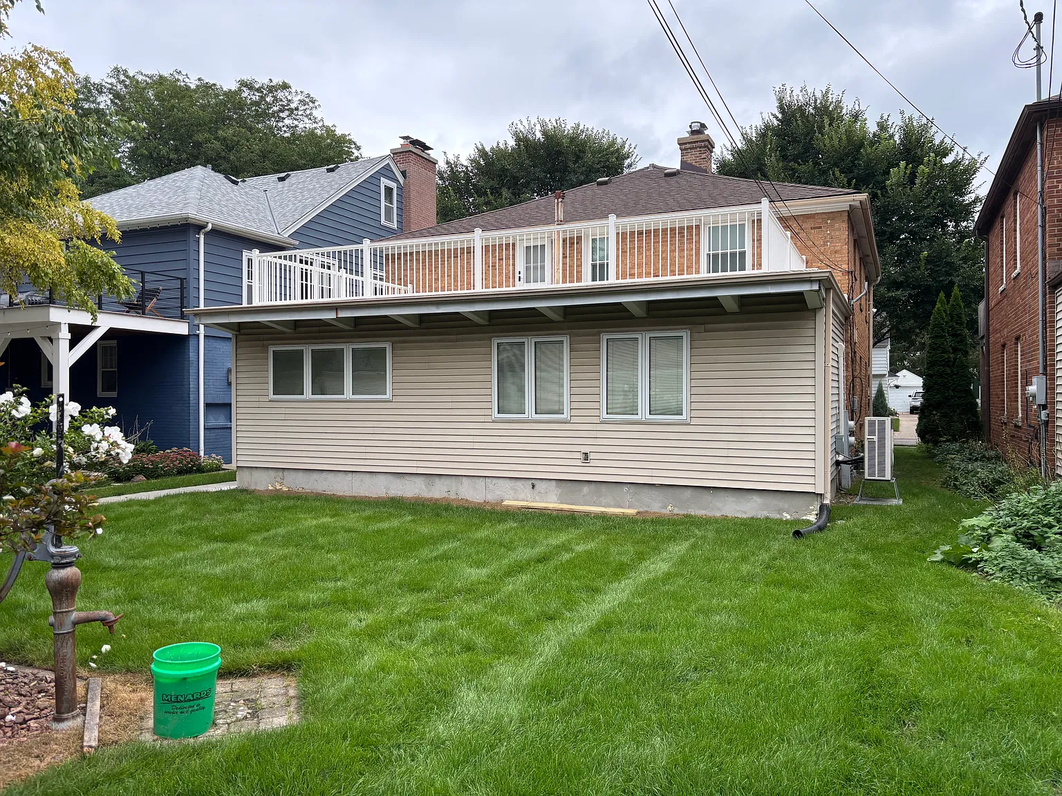 3 bed, 1.5 bath, 1504 sqft, $2,350 — Photo 2