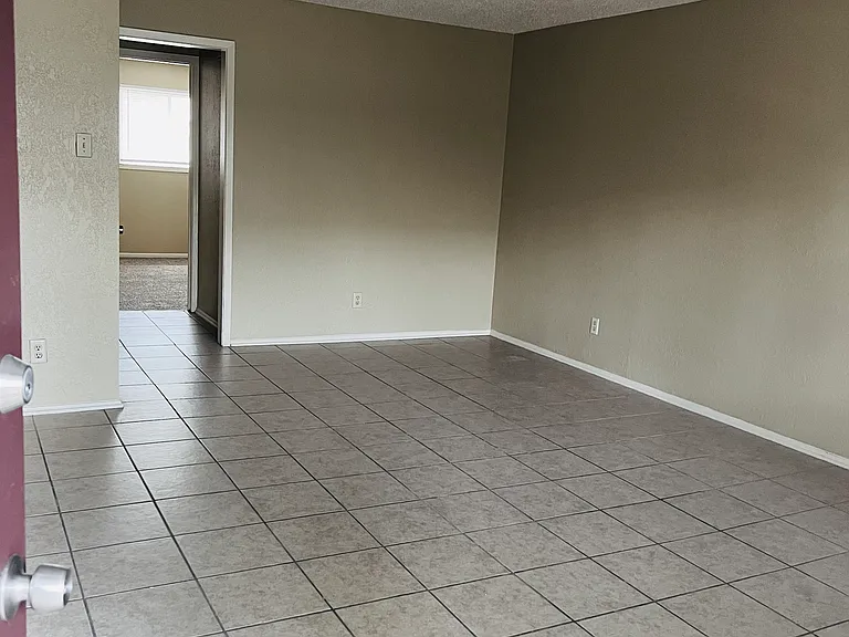 Ricks Apartments — Photo 12