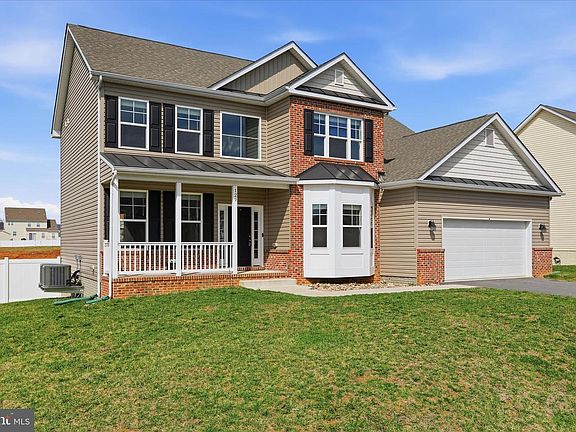 4th image of 129 Constellation Rd