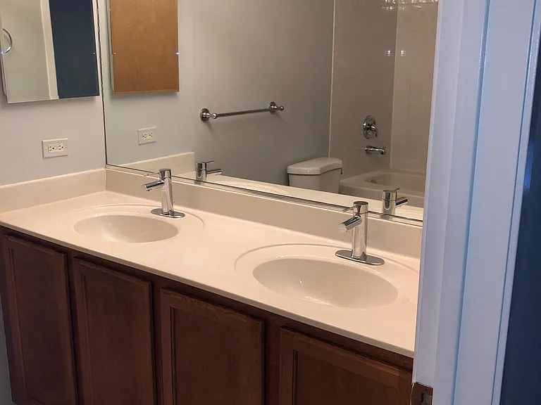 New Grohe Faucets.
Built in Medicine Cabinet.
Room for 2.... 6'0" x 9'-0"