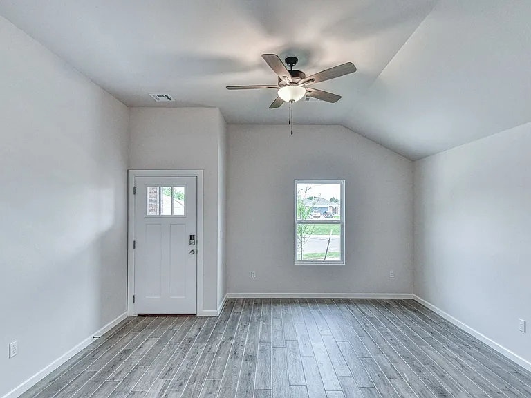 2720 Varenna Ct — Photo 3
