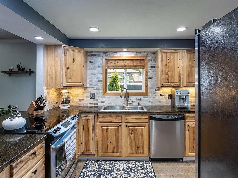 4804 N Walnut St #A — Photo 5