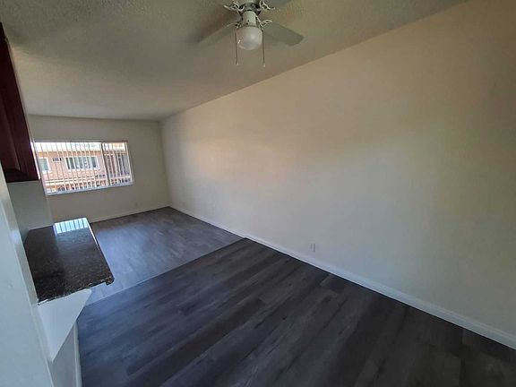 3rd image of 13125 Oxnard St #19