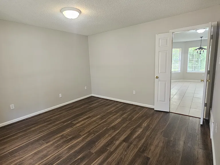 7111 Creekside Dr — Photo 12