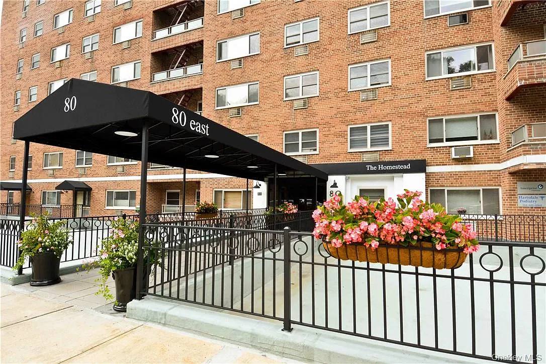 2 bed, 1.0 bath, 1200 sqft, $3,000 — Photo 1