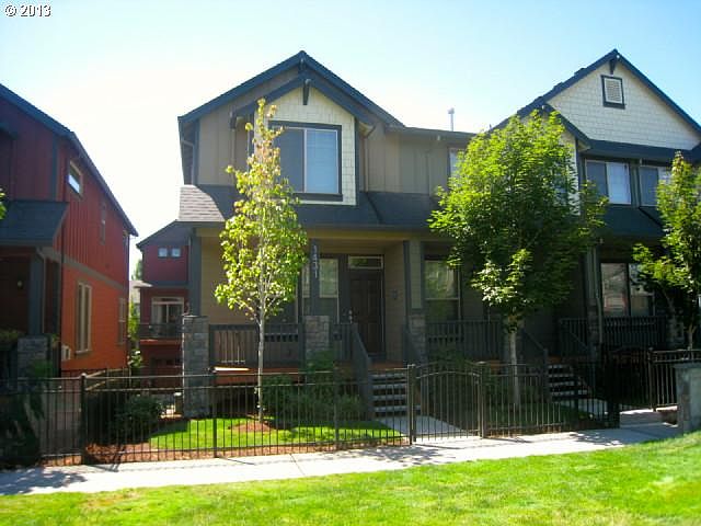 1st image of 1431 NE Lockheart Ln