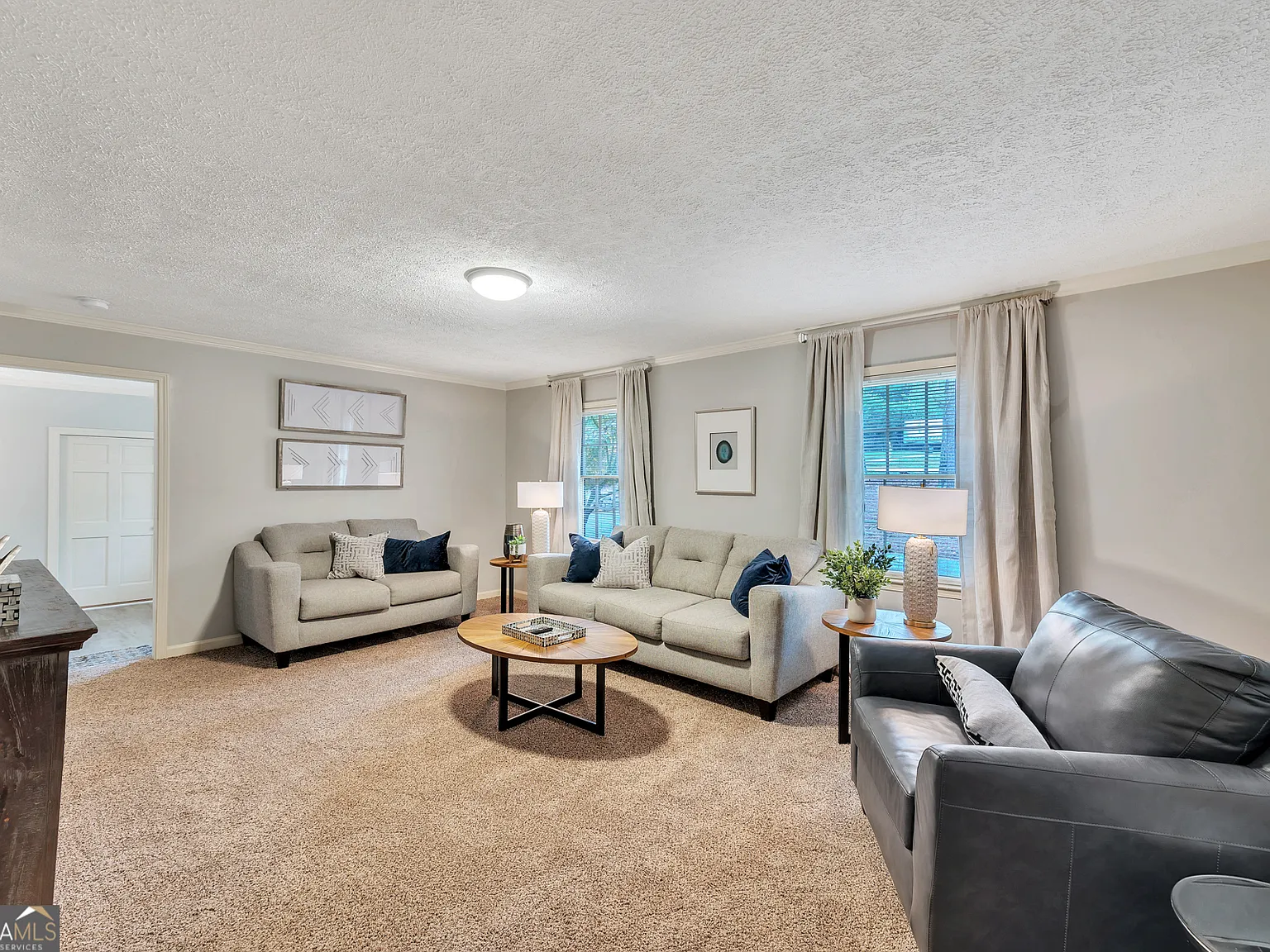 4 bed, 2.0 bath, 1839 sqft, $6,400 — Photo 2