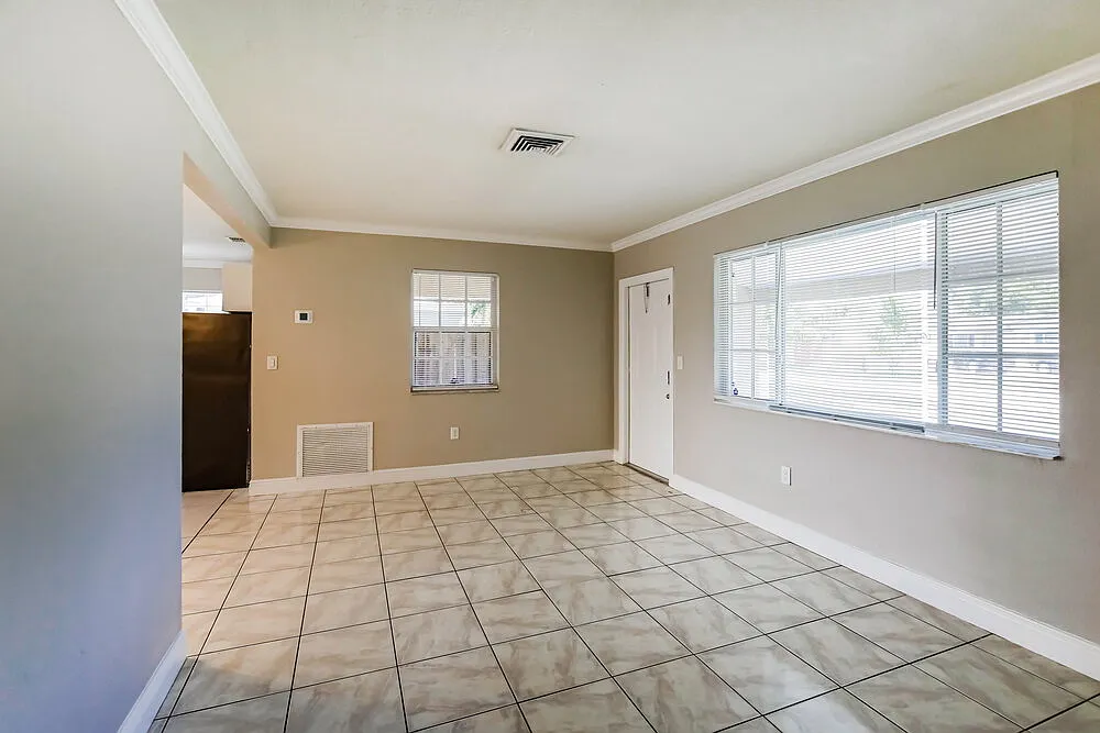 2 bed, 2.0 bath, 1292 sqft, $2,710 — Photo 4