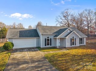 831 White Oak Ln, Matthews, NC 28104