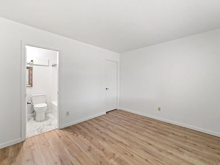 359 Seaton Dr — Photo 17