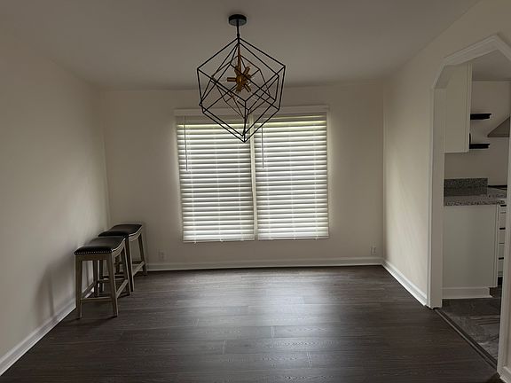 3rd image of 943 Cypress Gardens Rd