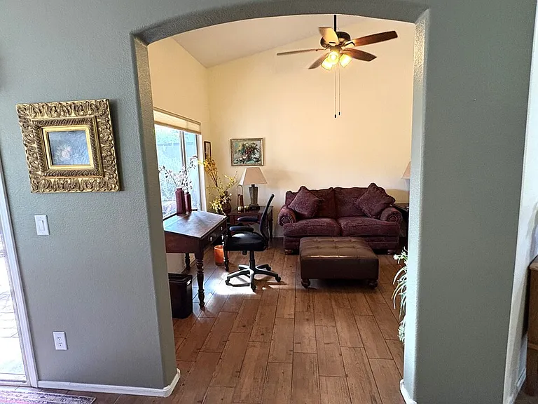 2051 E Desert Fox Dr — Photo 12
