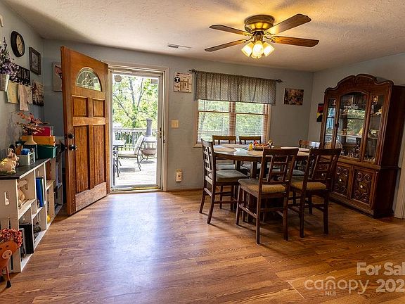 4th image of 111 Cloverdale Dr