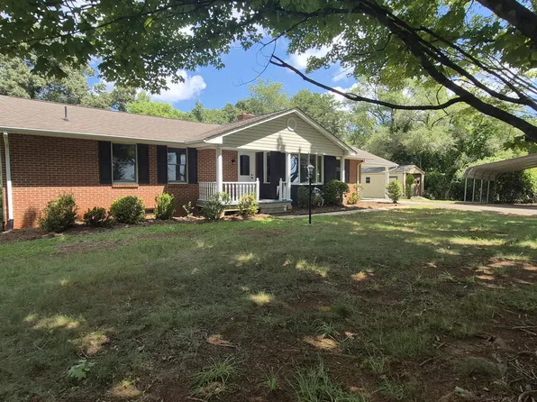 3015 McDaniel Rd, Bedford, VA 24523