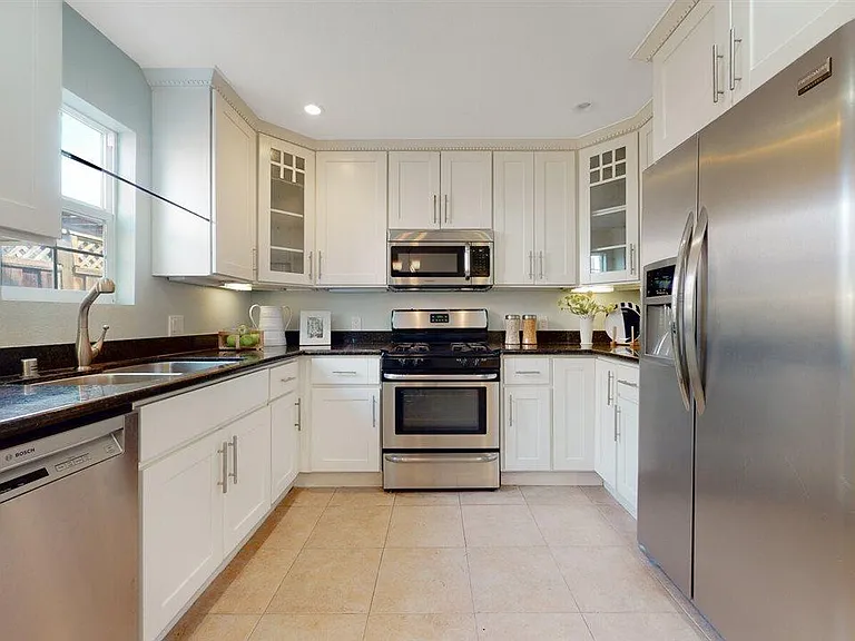 1212 Windermere Ave — Photo 6