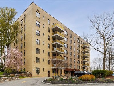 25 Stewart Place #210, Mount Kisco, NY, 10549