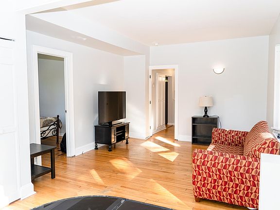 4th image of 3013 Emerson Ave S #1
