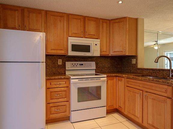 3rd image of 2681 NE 15th St