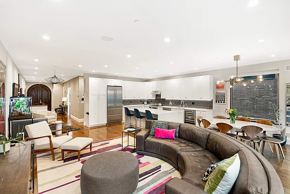 Sold by Compass | media 24