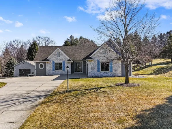 W296S2982 Molly LANE S S, Waukesha, WI 53188