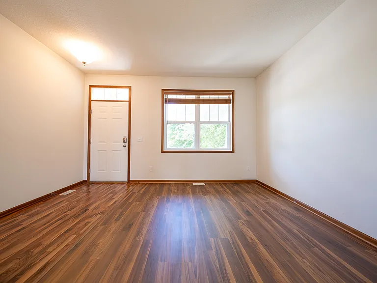 1814 Spring Creek Dr — Photo 10