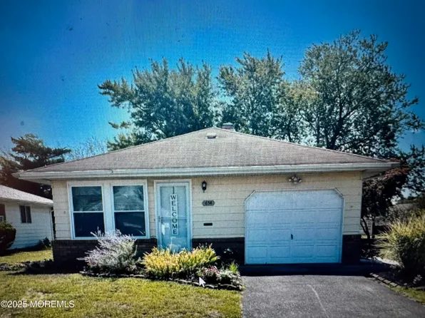654 Jamaica Boulevard, Toms River, NJ 08757