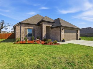 1101 Springfield Rd, Springtown, TX 76082