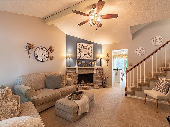 3rd image of 2893 Grove Ct