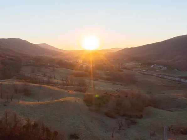 Veterans Memorial Hwy, Big Stone Gap, VA 24219