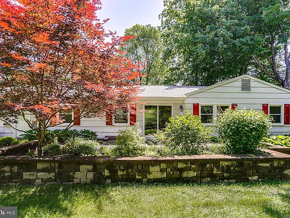 2nd image of 4964 Woodward Gdns