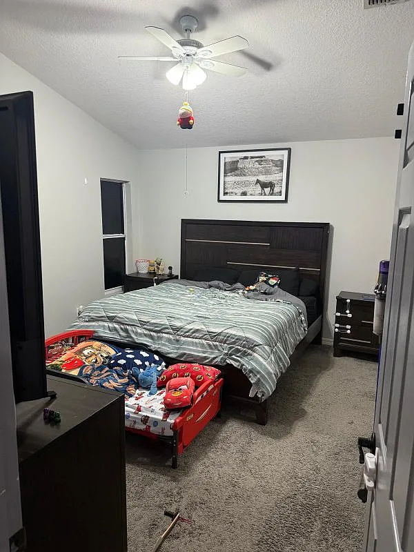 3 bed, 2.0 bath, 1377 sqft, $2,300 — Photo 2