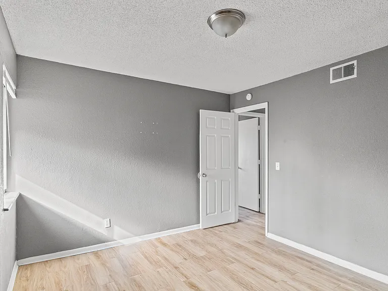 2903 Freeman Ave — Photo 7