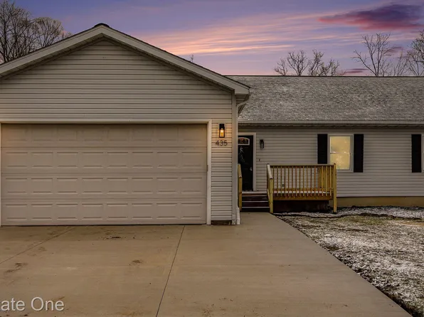 435 Newton Dr, Lake Orion, MI 48362