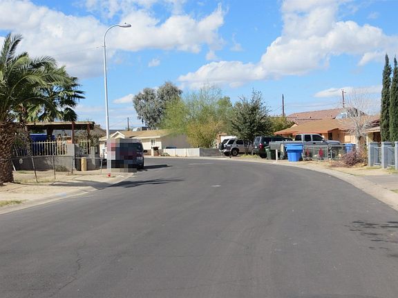4th image of 1032 E Desert Ln