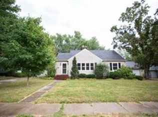 245 Highland Dr, Iowa City, IA 52246