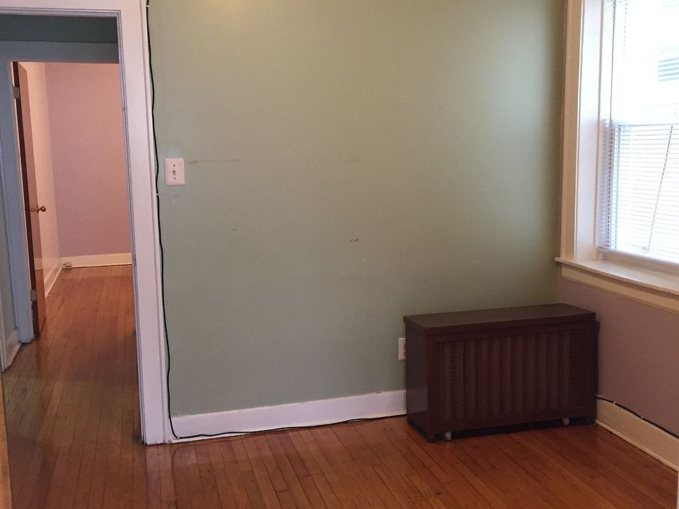 1st image of 6247 N Artesian Ave APT 1