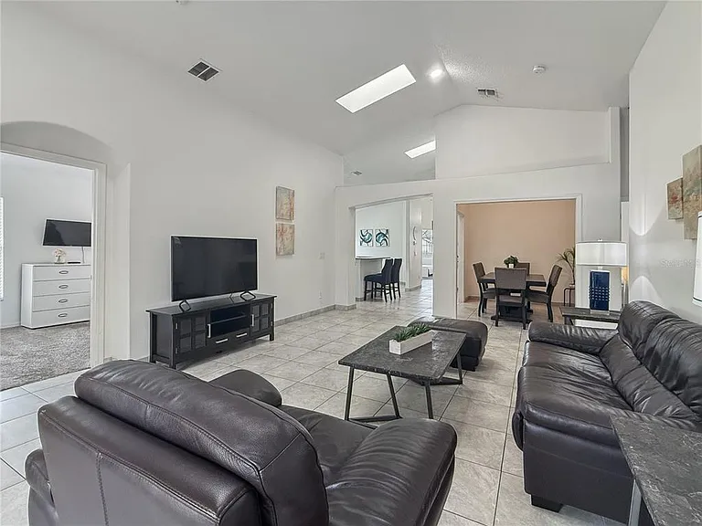 2512 Oneida Loop — Photo 7