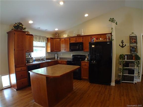 2nd image of 120 Sagefield Dr #6