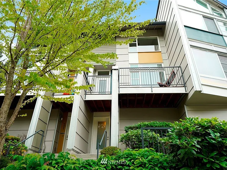 15175 NE 81st Way #102 — Photo 3