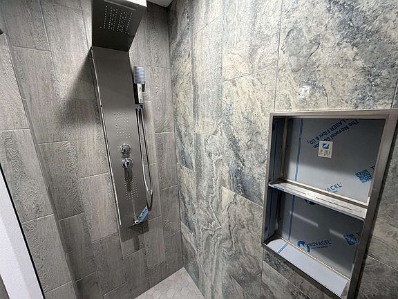 3rd image of 507 W Cortinas St