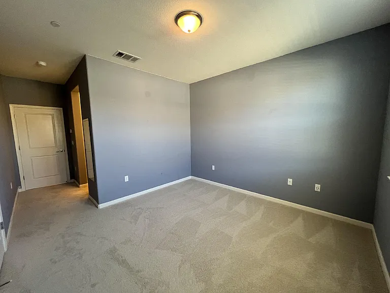2762 Ferrara Cir — Photo 31