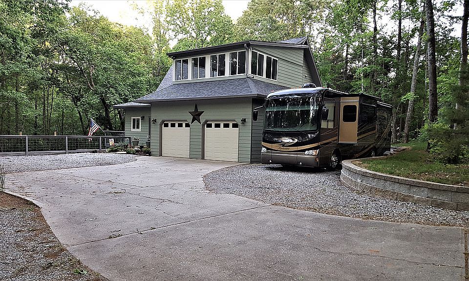 2nd image of 6173 Pine Cir