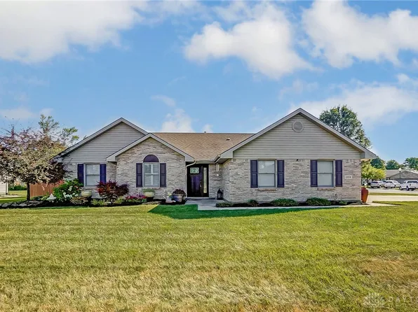 122 Union Ridge Dr, Englewood, OH 45322