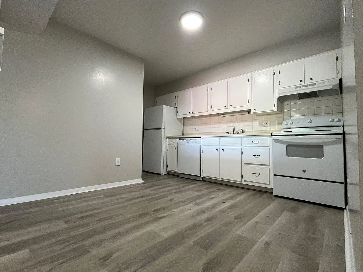 Building Photo - 709 Drew Ave NE #2