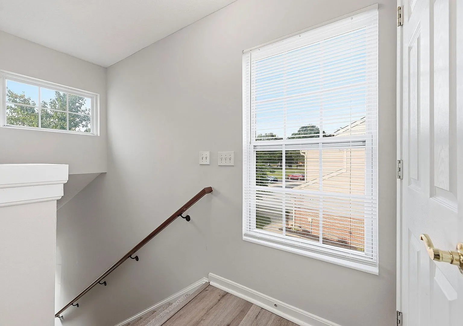 Maineville - Open Concept 2 Bed 2 Bath Condo — Photo 4