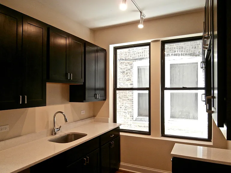 2612-14 W Augusta Blvd #2F — Photo 2