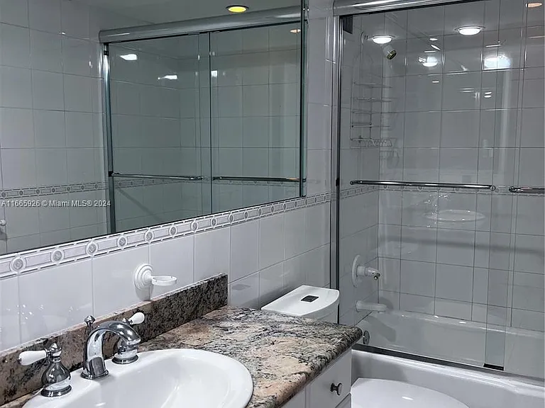 5161 Collins Ave #405 — Photo 24